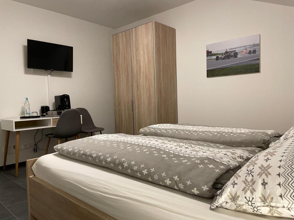 Gaestehaus Veenstra Kelberg Bagian luar foto